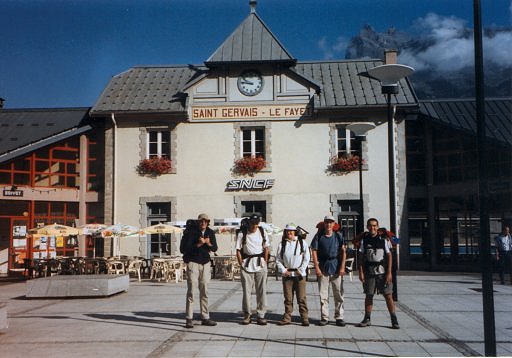 Photo devant la gare du Fayet